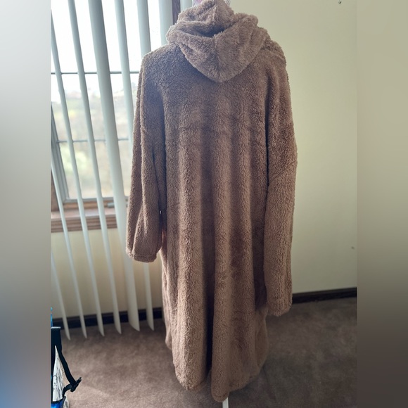 NWOT HYFVE FAUX FUR HOODIE JACKET | Mocha size S - Picture 4 of 9